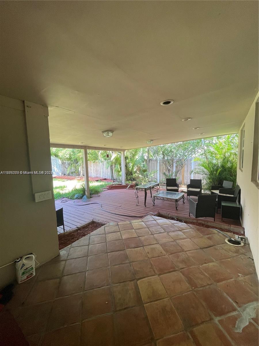 1531 Moffett St Property Photo 31