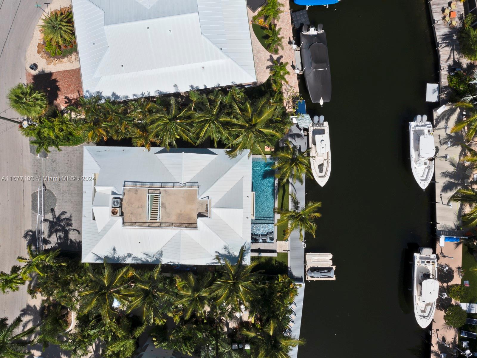 3 North Dr Property Photo 4