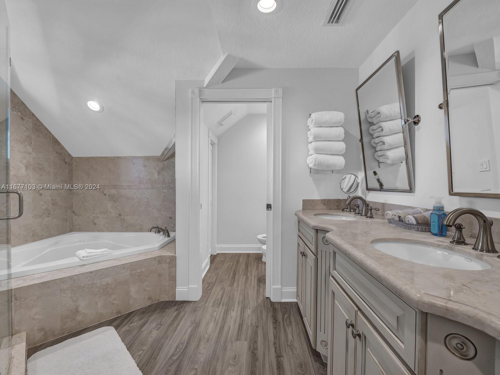 3 North Dr Property Photo 43