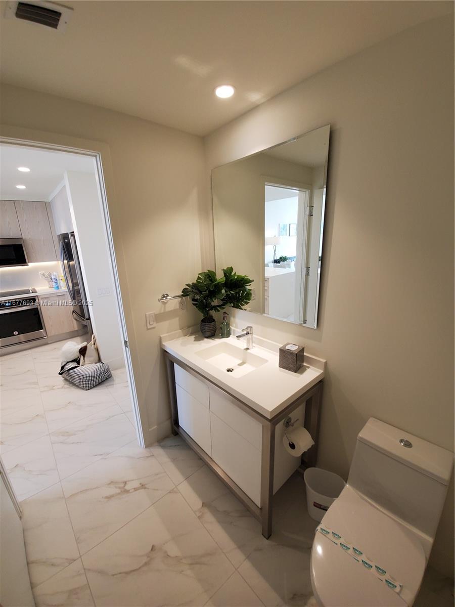2000 Metropica Way 305 Property Photo 8