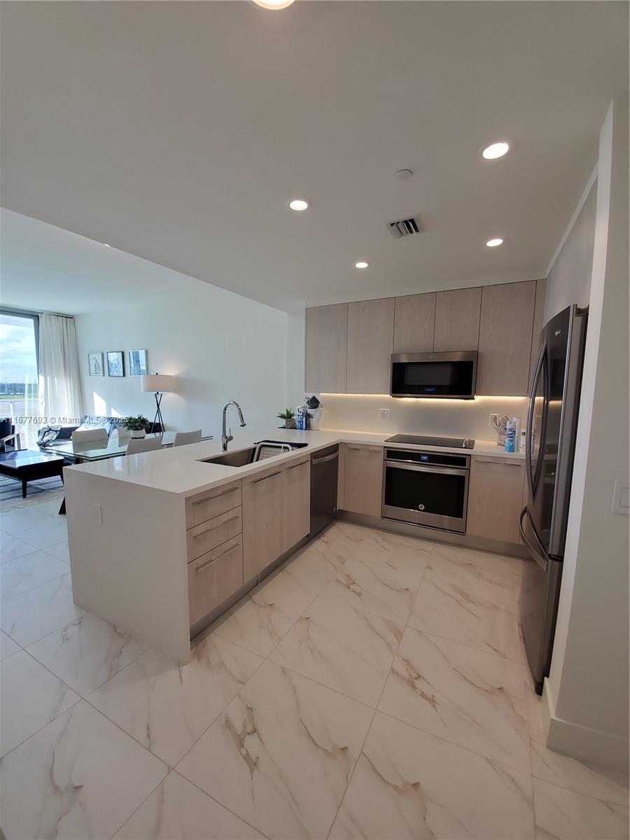 2000 Metropica Way 305 Property Photo 9