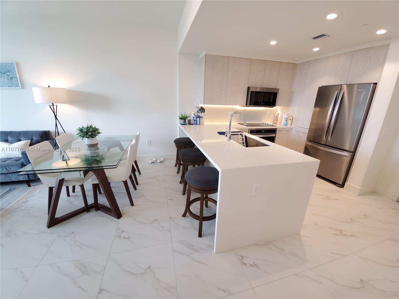 2000 Metropica Way 305 Property Photo 14
