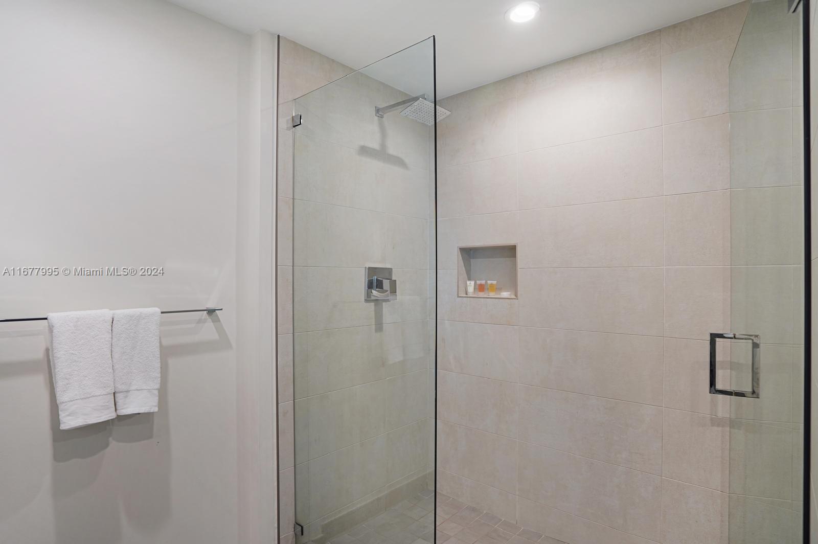 A11677995 Property Photo 6