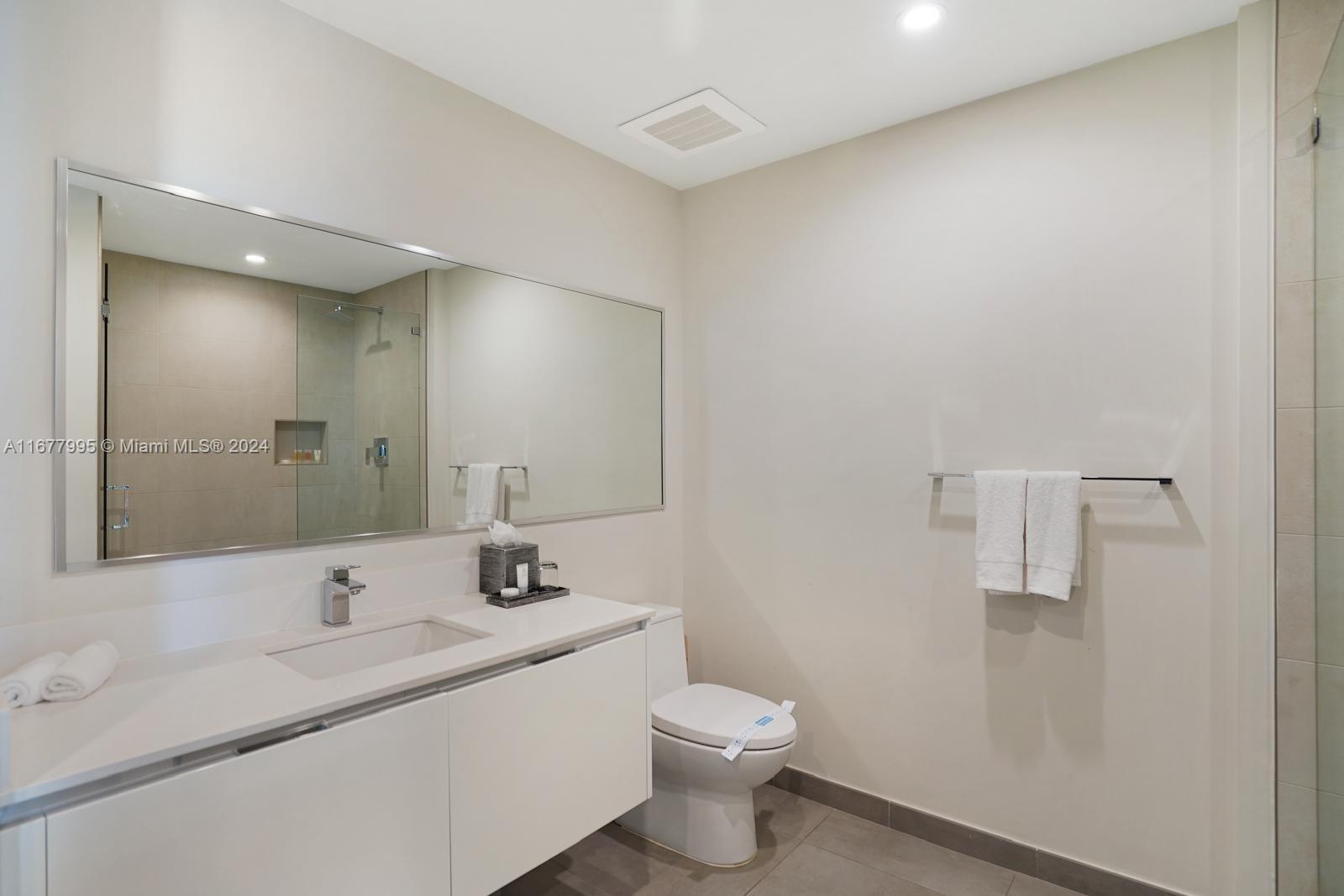 A11677995 Property Photo 7