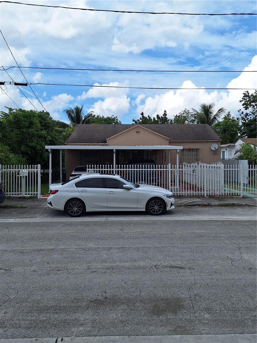 1439 Nw 26th St Property Photo