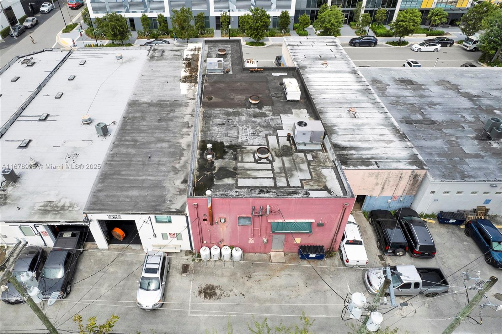 3840 Shipping Ave Property Photo 13