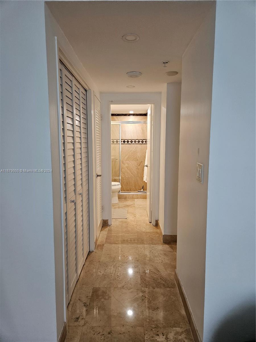 5601 Collins Ave 1605 Property Photo 12