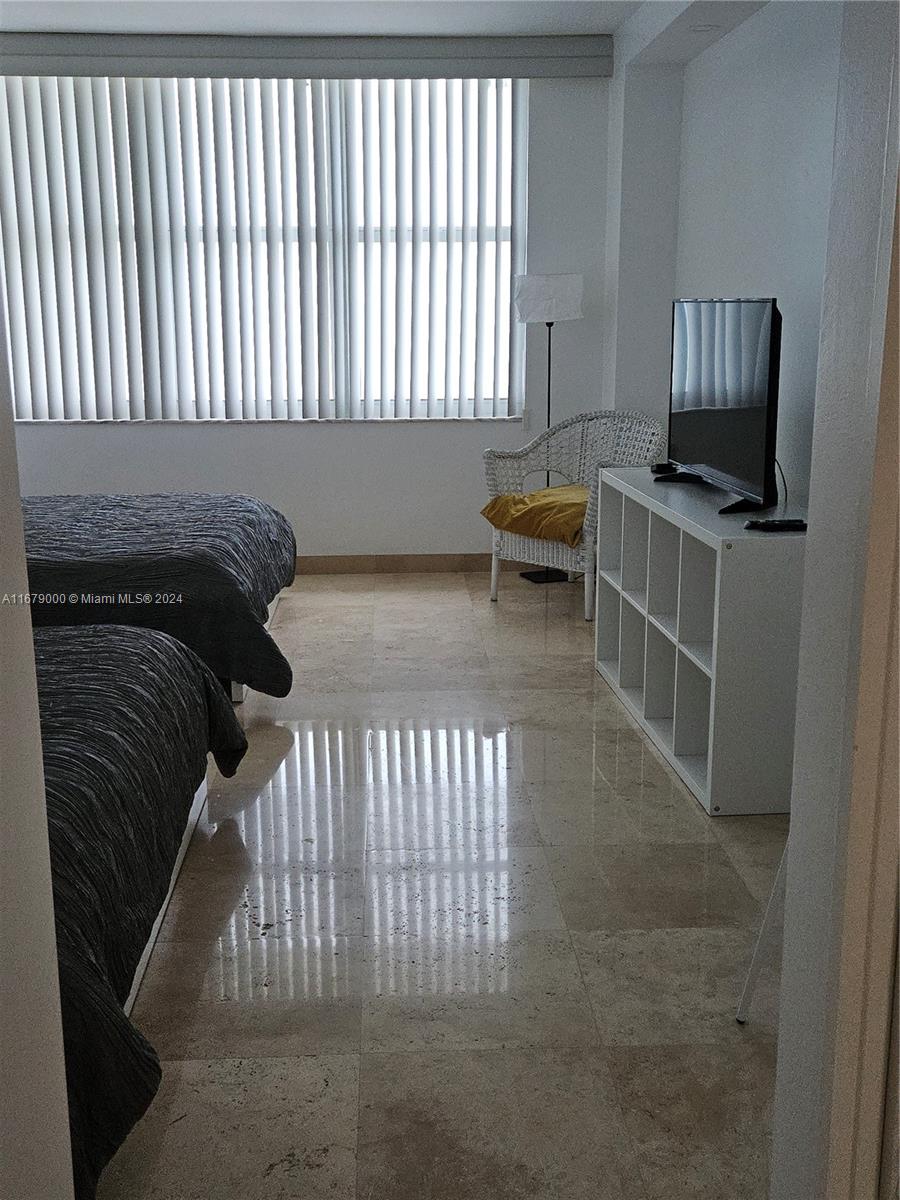 5601 Collins Ave 1605 Property Photo 15