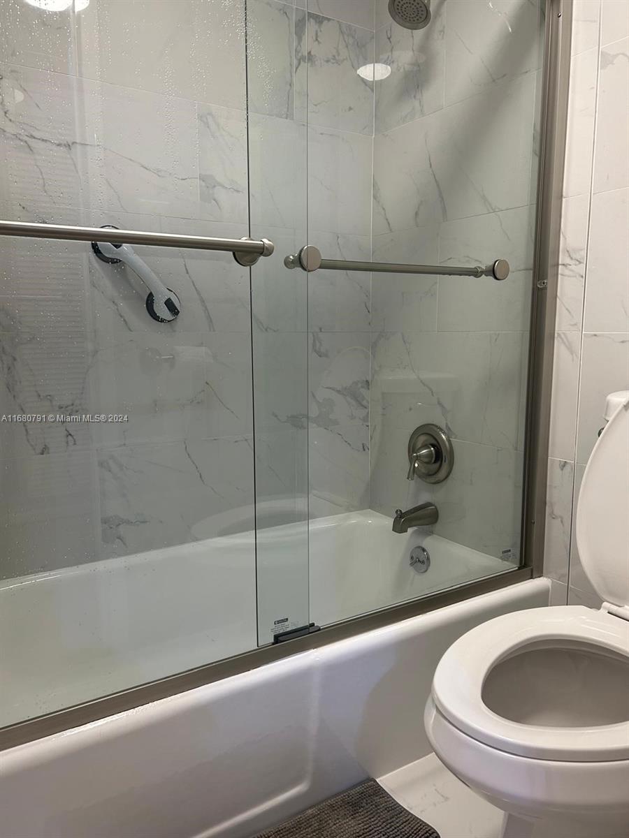 100 Lincoln Rd 608 Property Photo 13