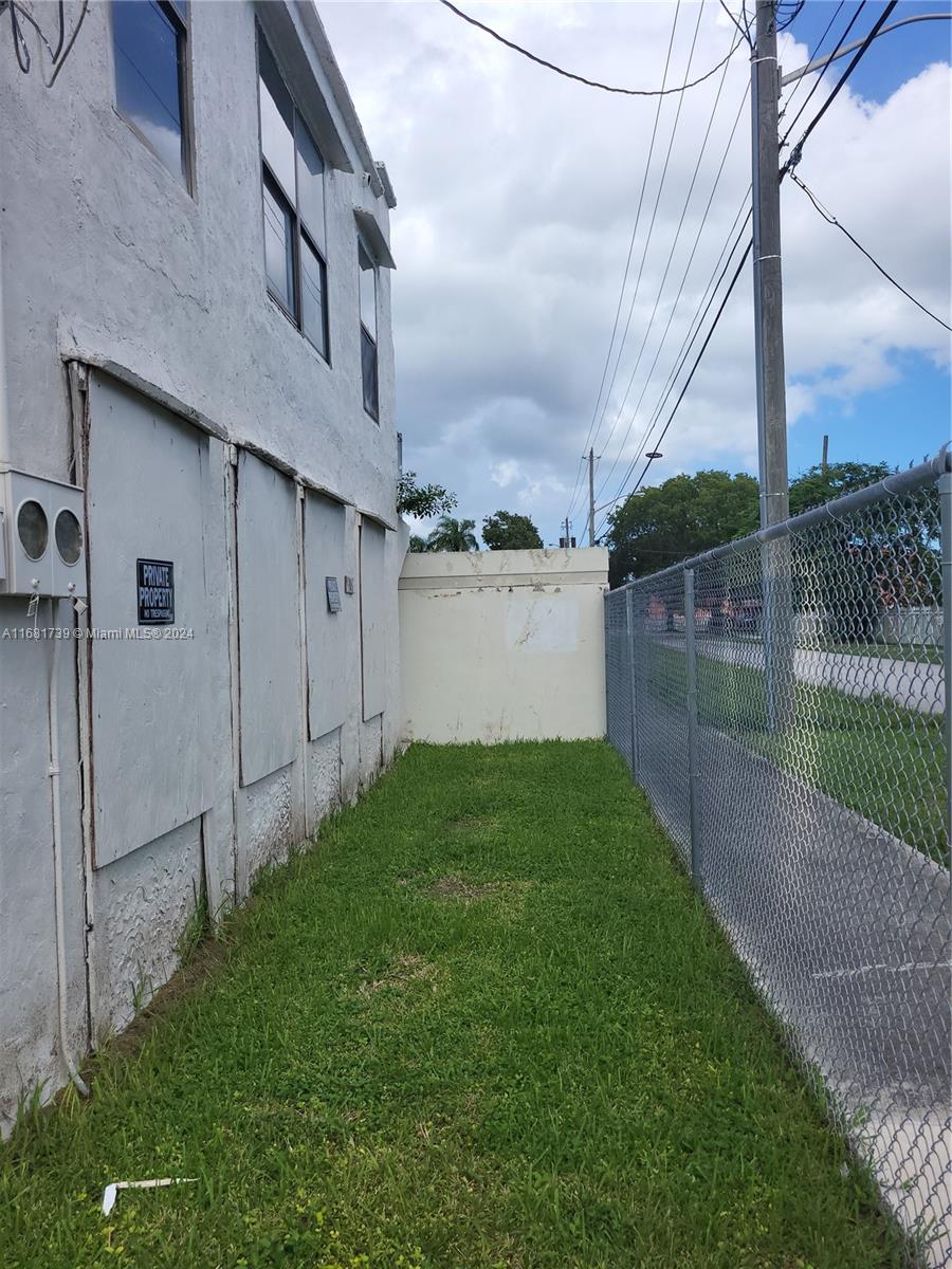 A11681739 Property Photo 4