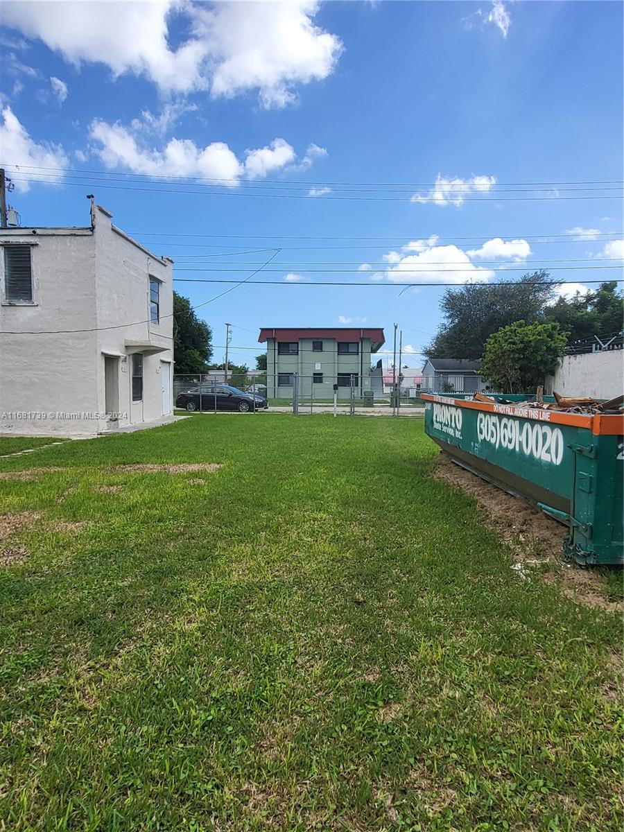A11681739 Property Photo 13