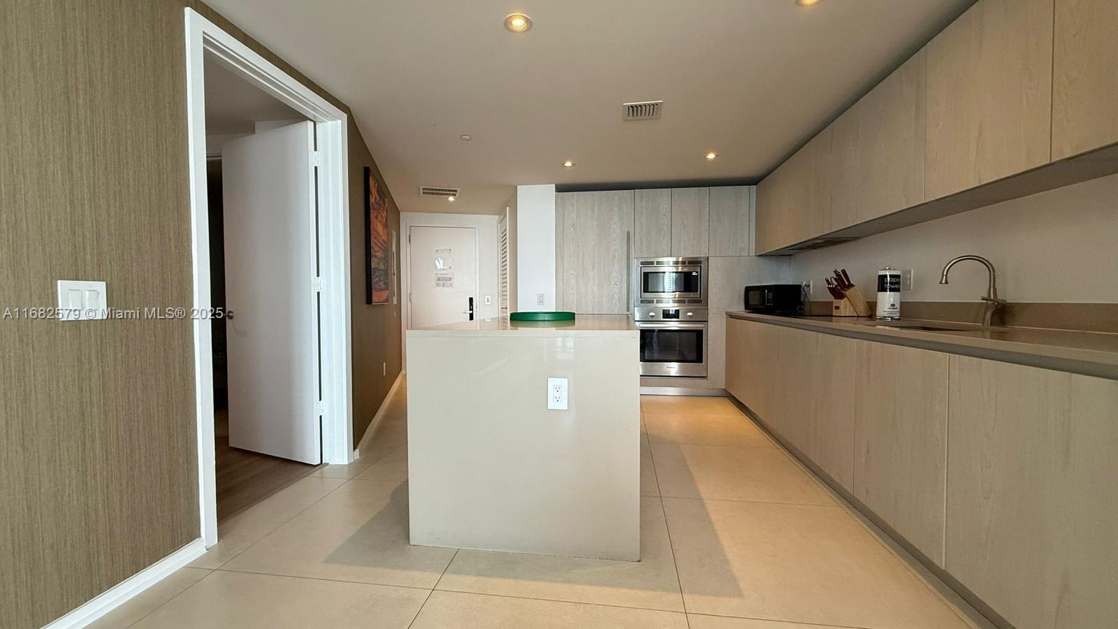 4111 S Ocean Dr 2712 Property Photo 25