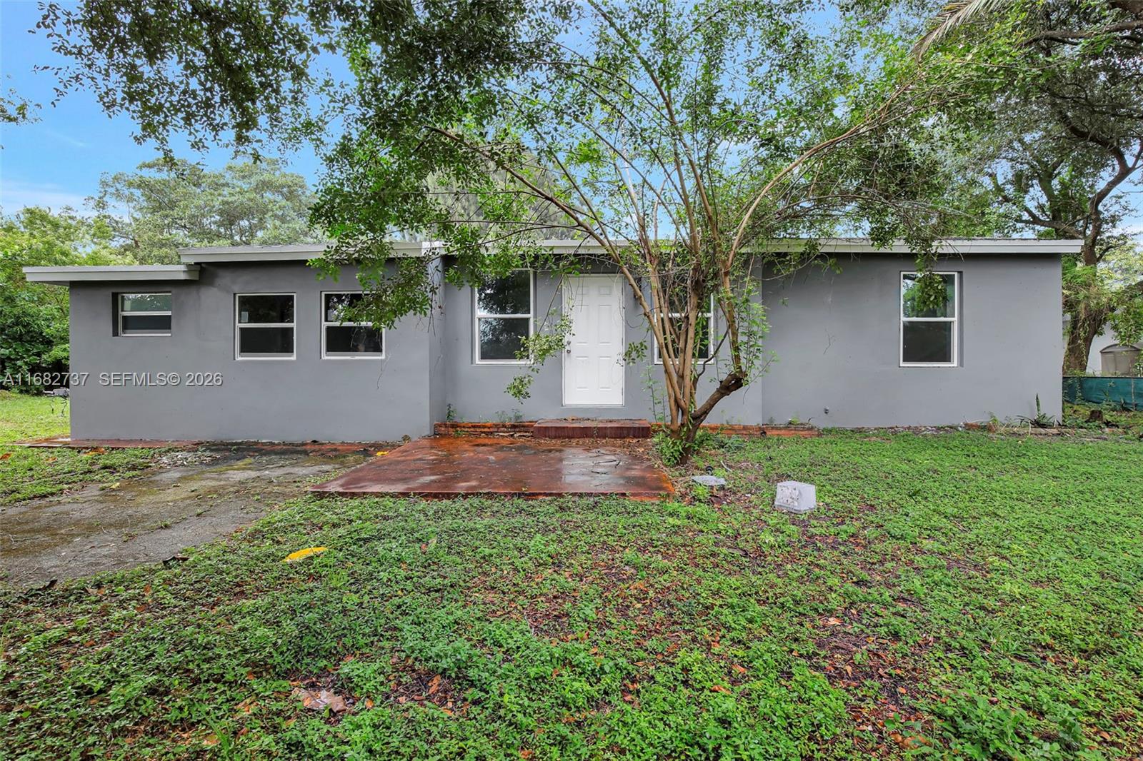 4381 Sw 51st St Property Photo 4