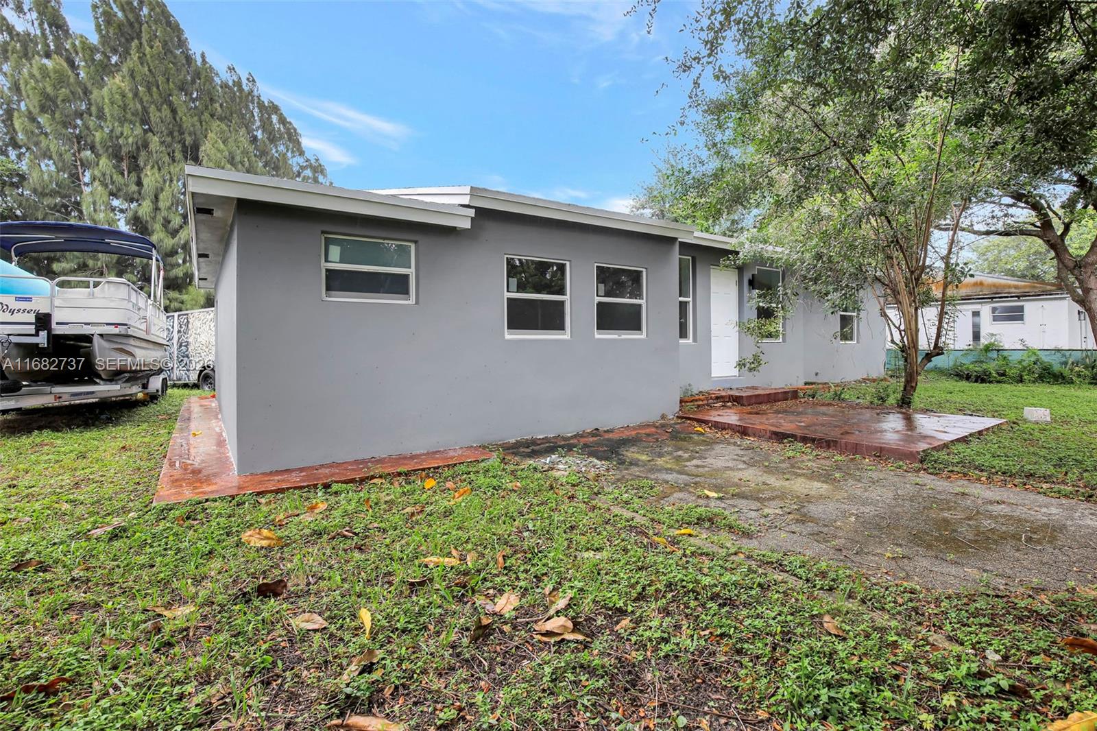 4381 Sw 51st St Property Photo 5