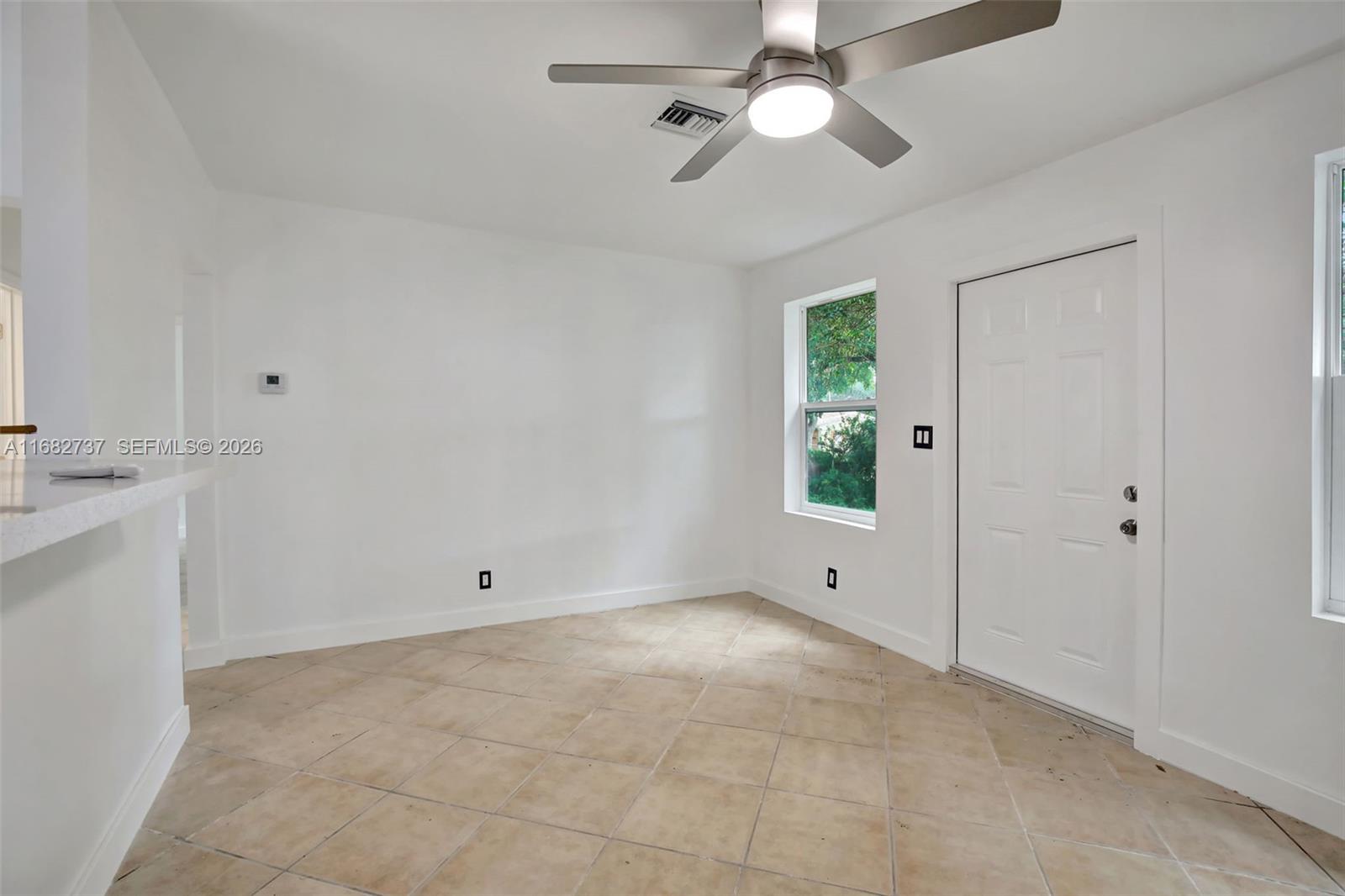 4381 Sw 51st St Property Photo 9