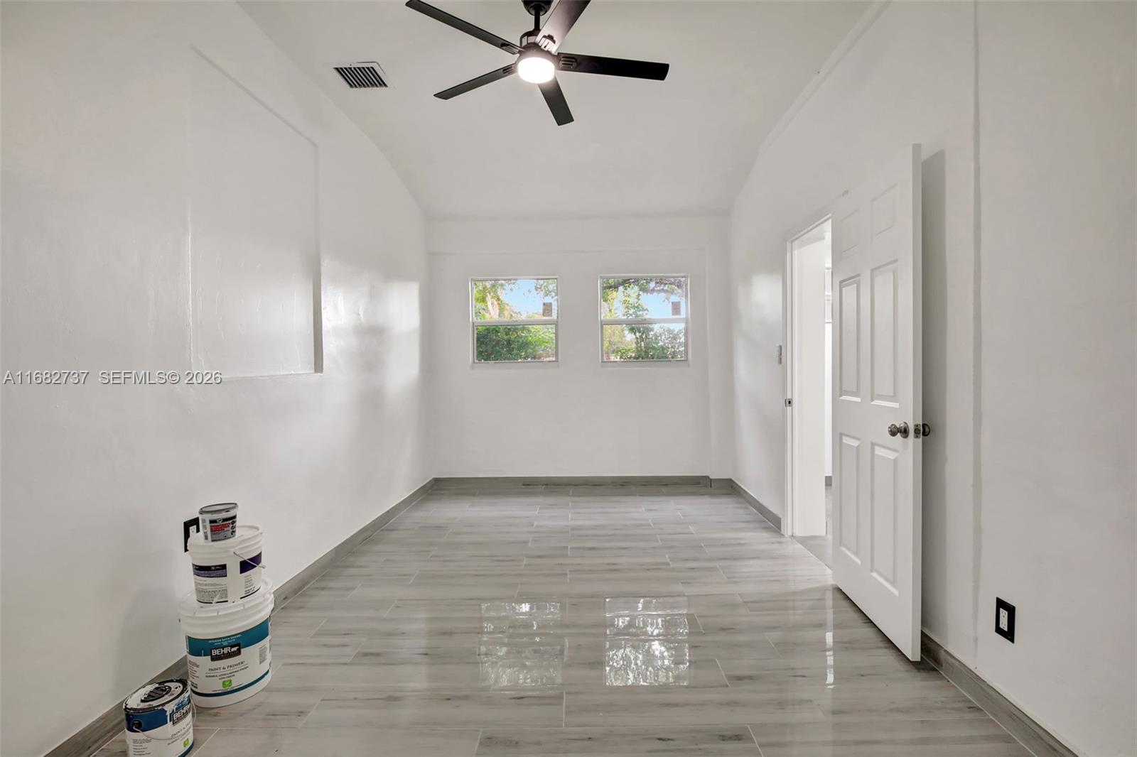 4381 Sw 51st St Property Photo 14