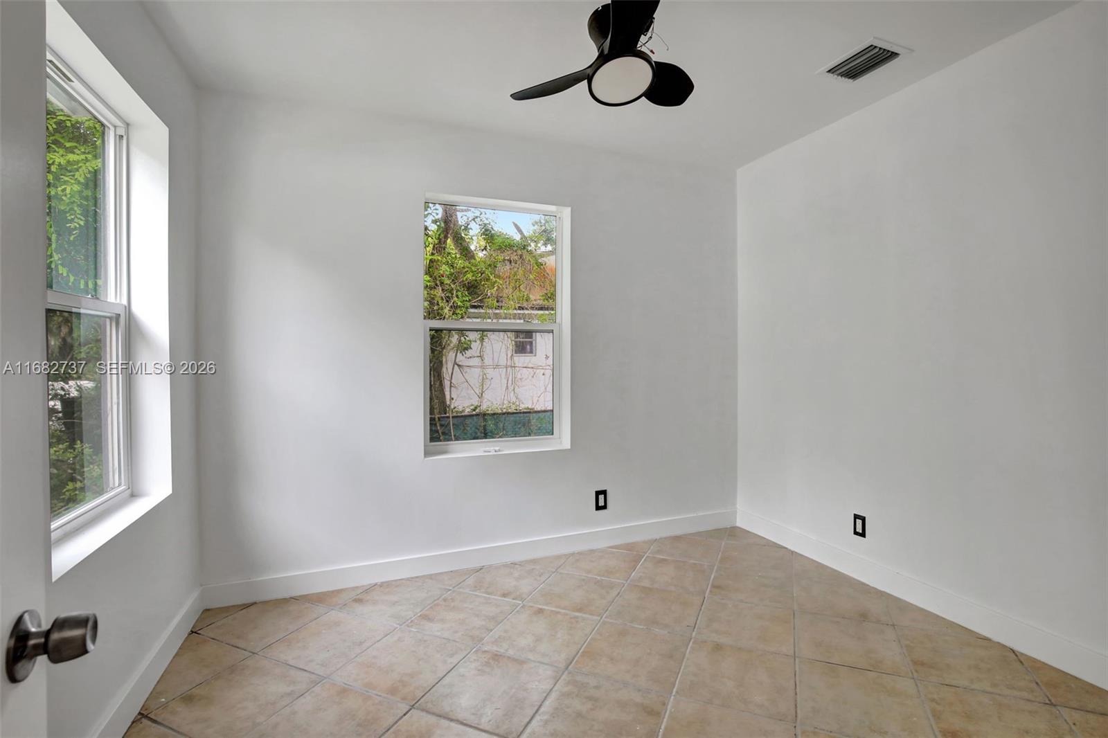 4381 Sw 51st St Property Photo 28