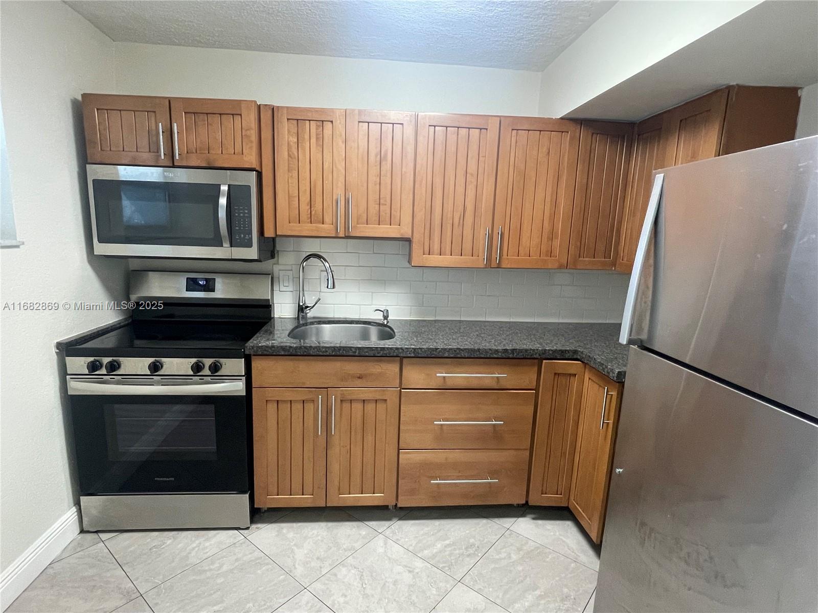 4255 N University Dr 201 Property Photo 4