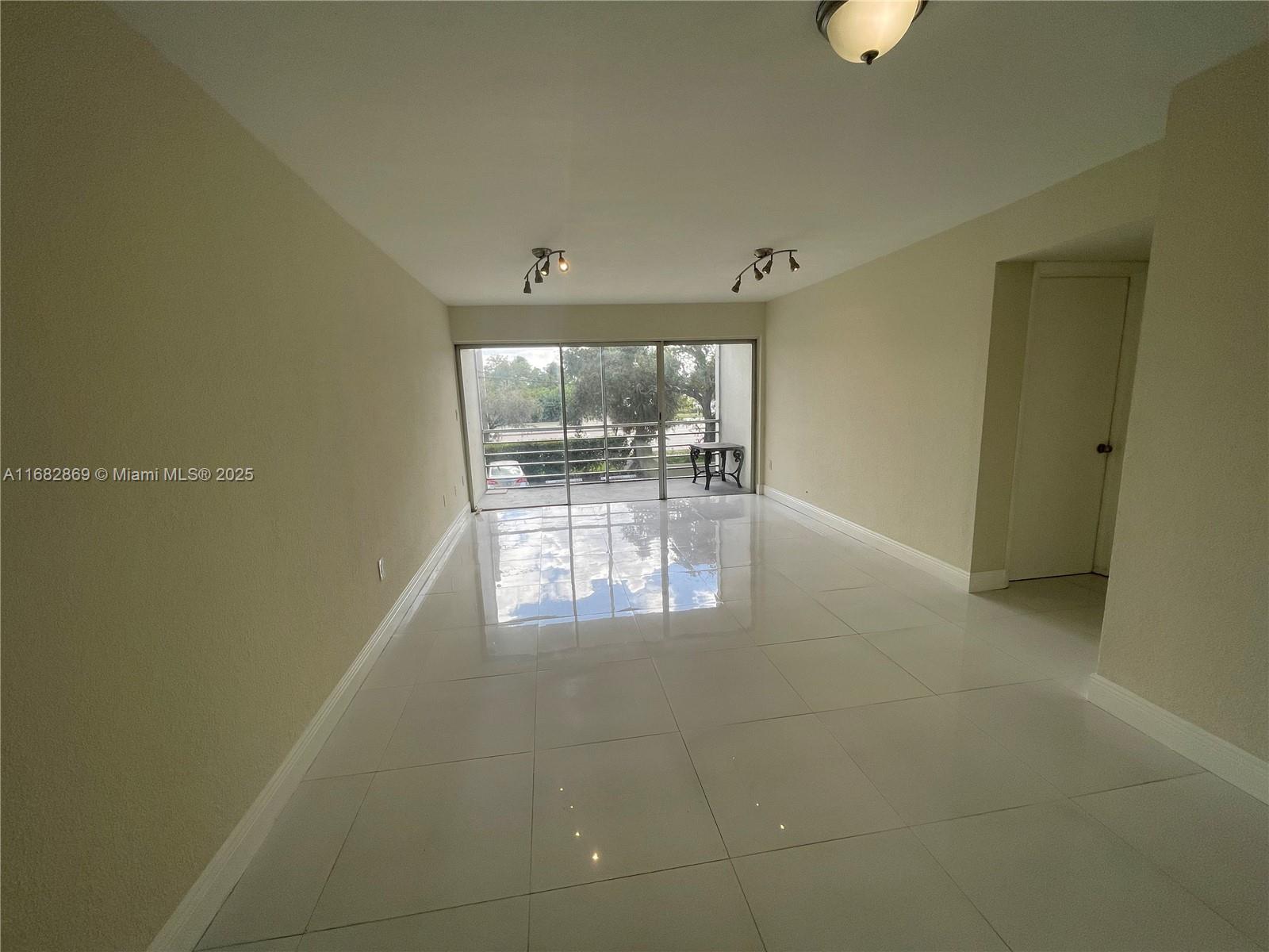 4255 N University Dr 201 Property Photo 6