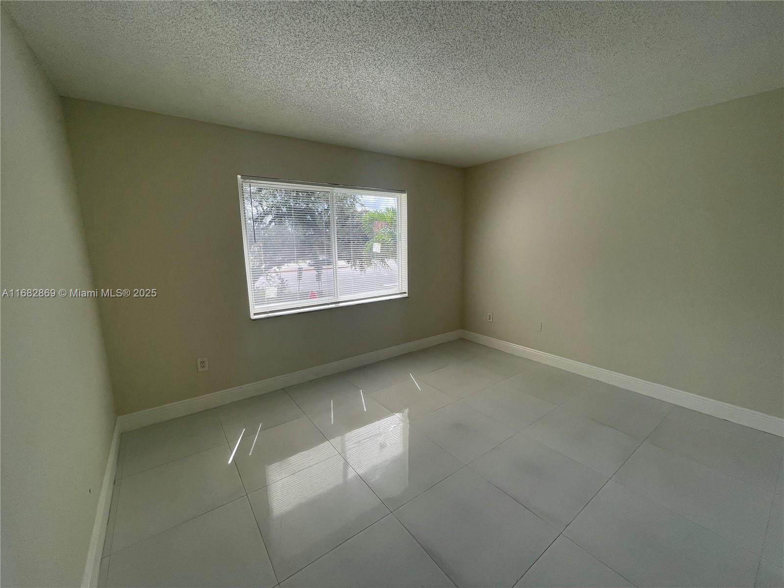 4255 N University Dr 201 Property Photo 7