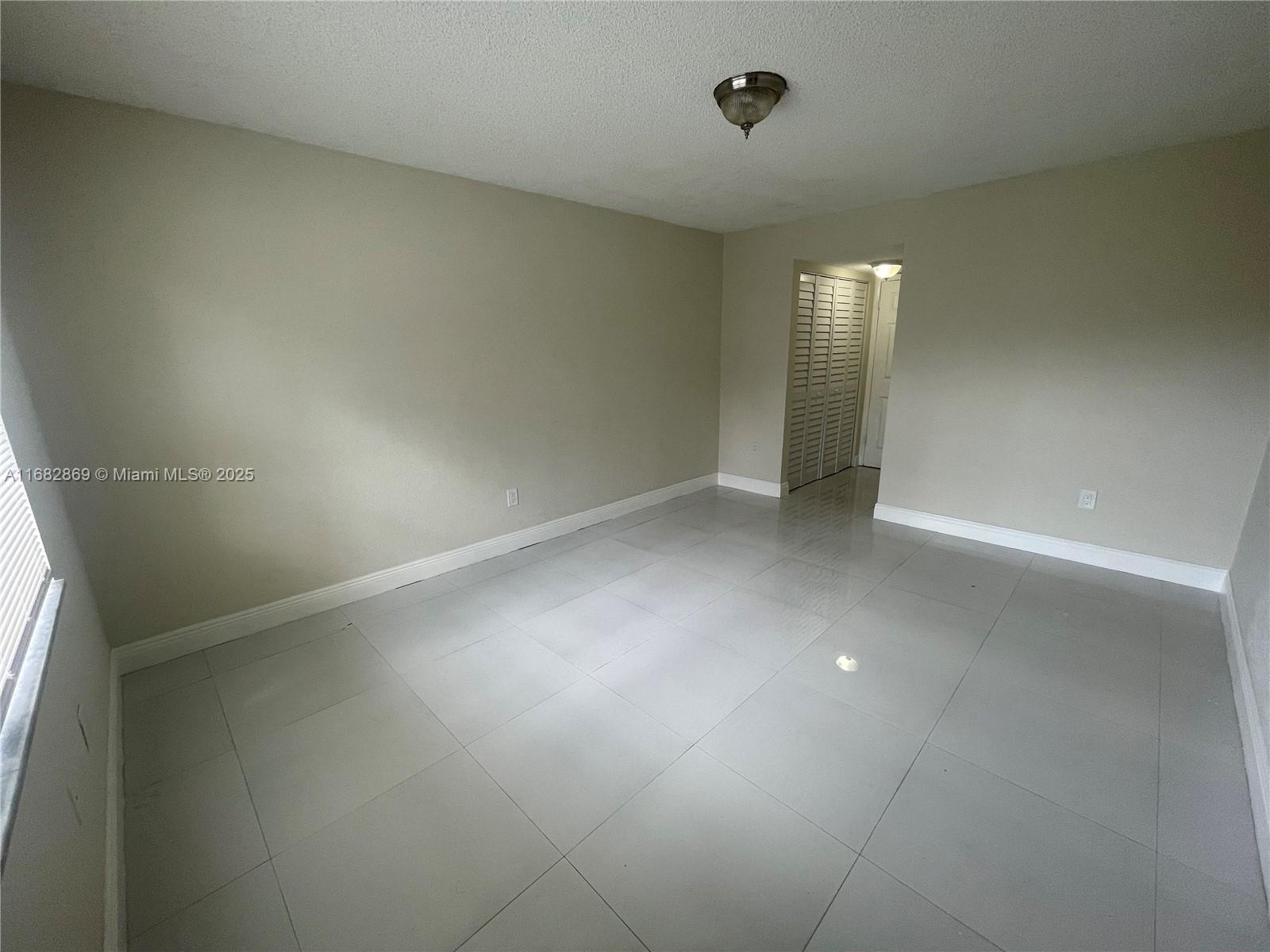 4255 N University Dr 201 Property Photo 14