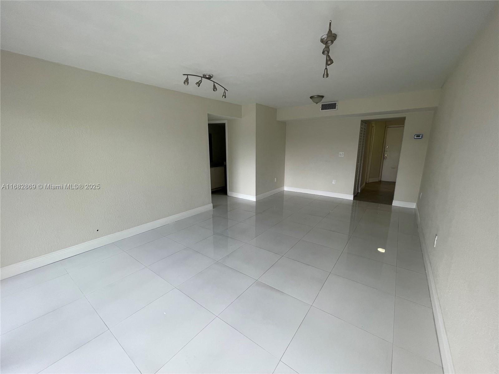 4255 N University Dr 201 Property Photo 17