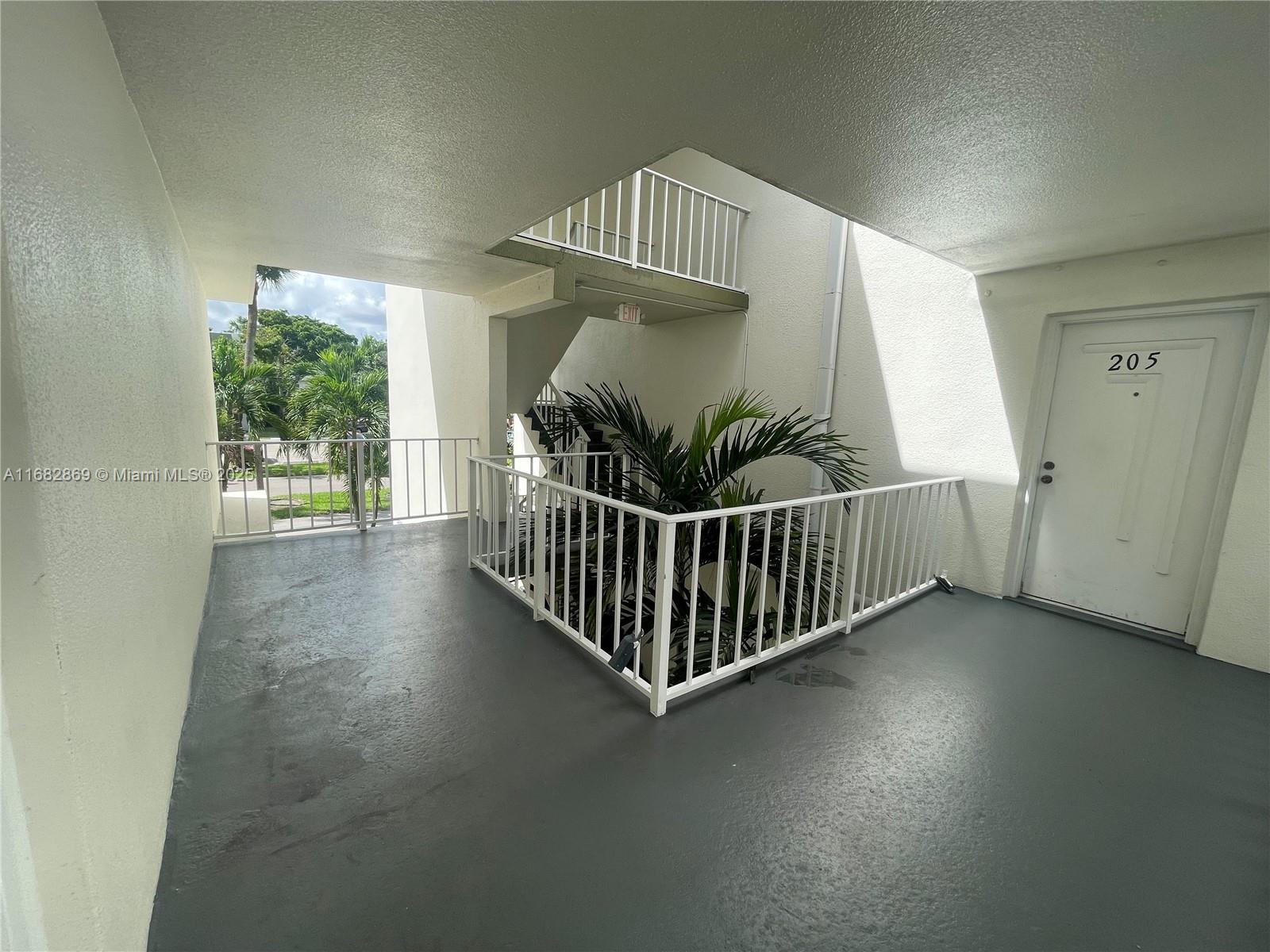 4255 N University Dr 201 Property Photo 20
