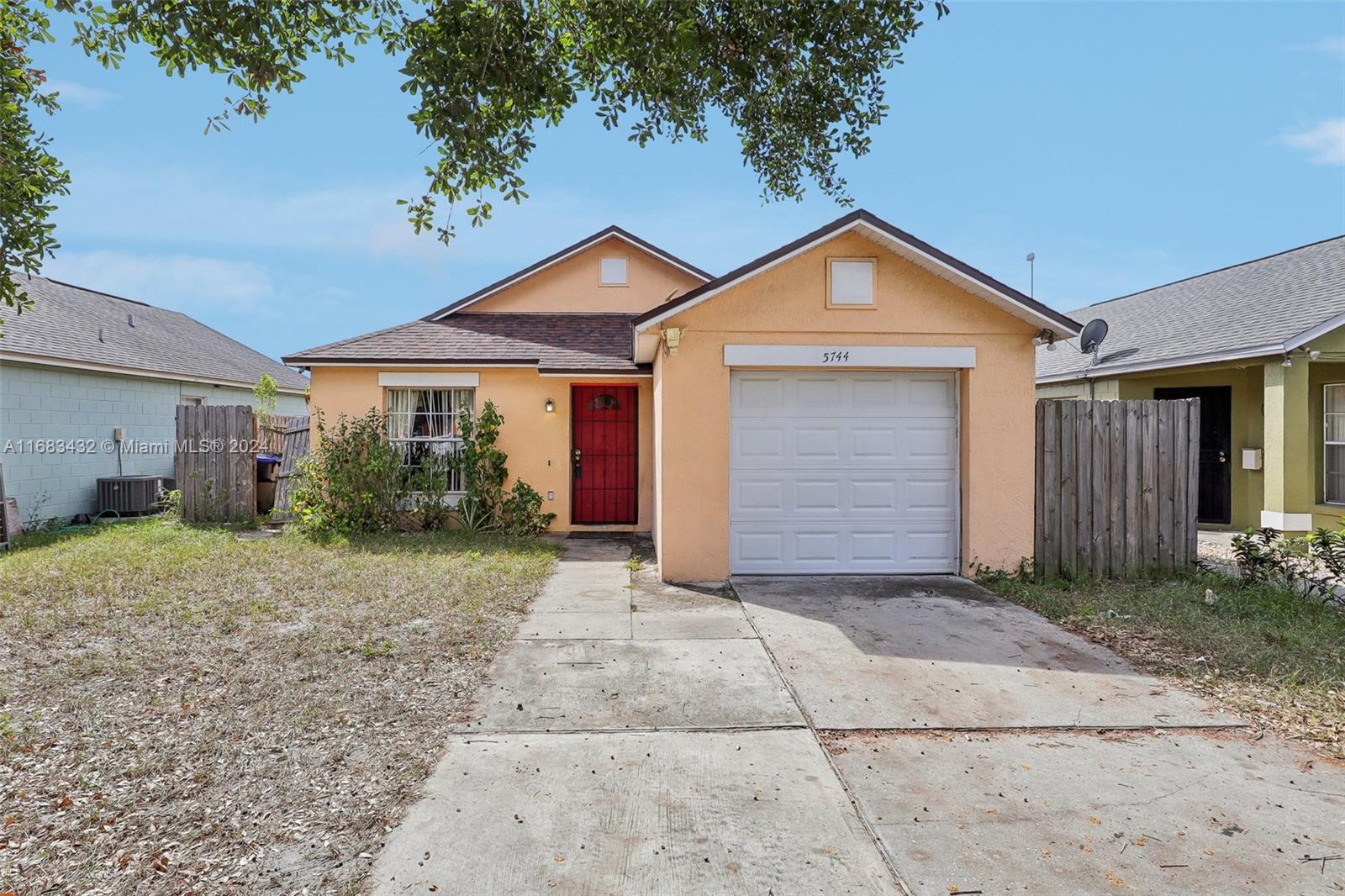 5744 Gulf Club Pkwy Property Photo 4