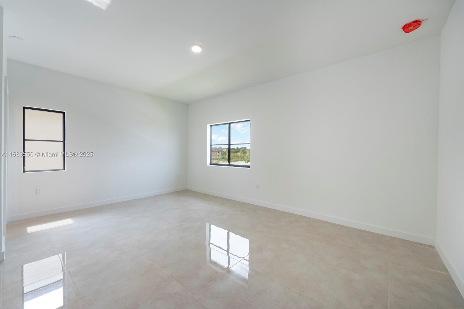 1359 Nw 2 St Property Photo 14