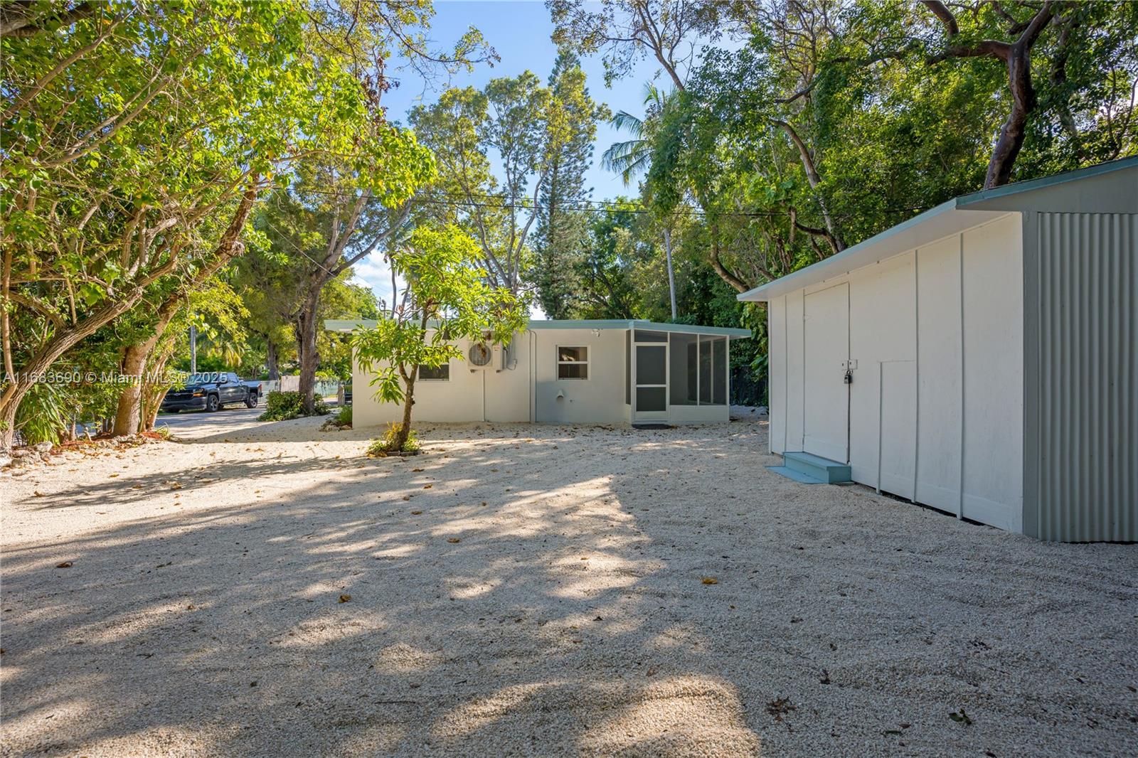 119 Poinciana Dr Property Photo 6