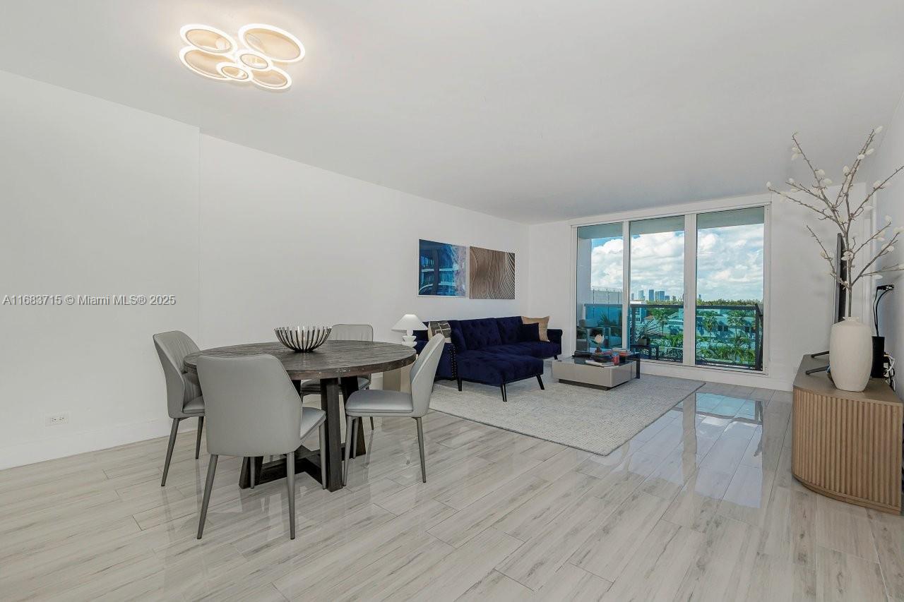 2301 Collins Ave 534 Property Photo 1