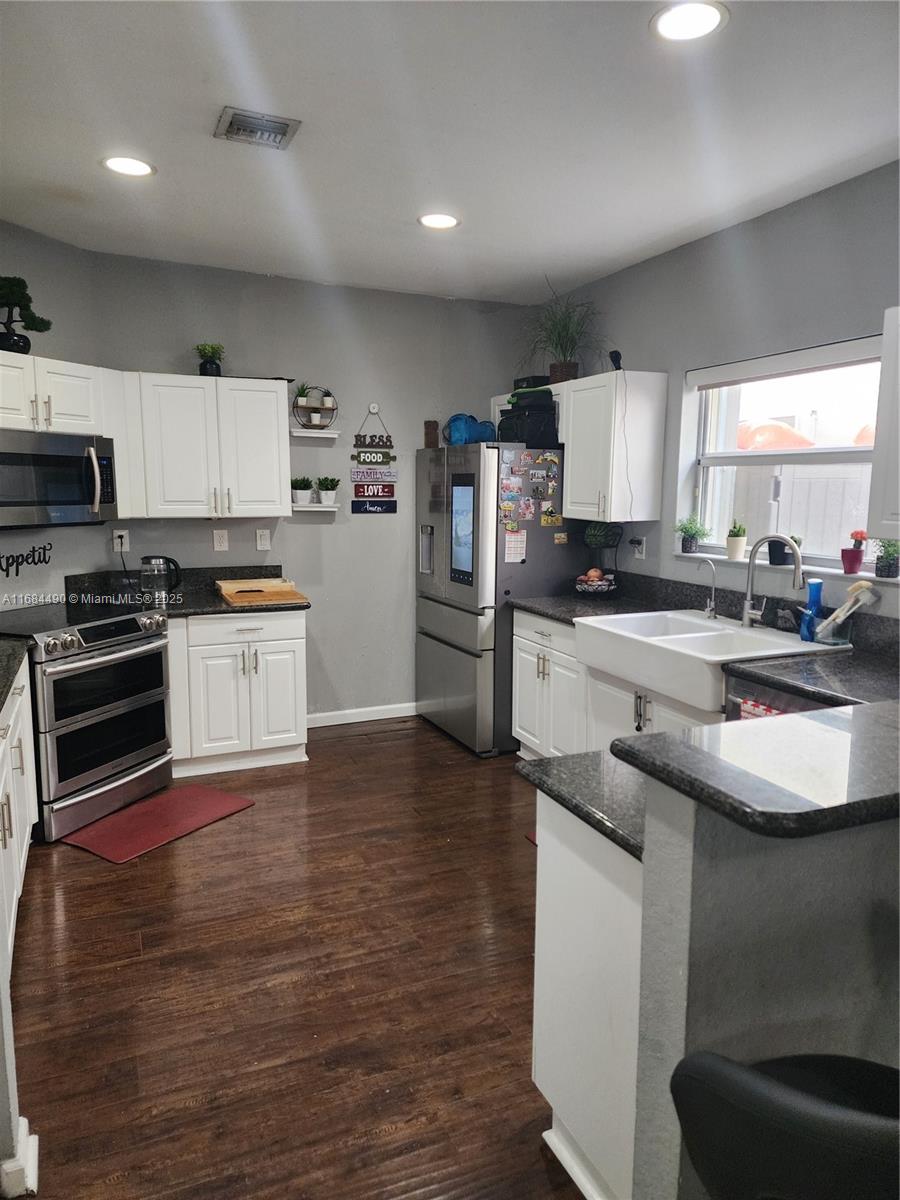229 Ne 36th Ter # Property Photo 5