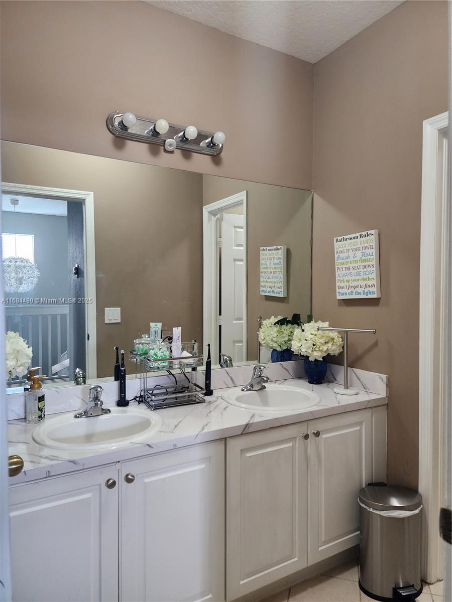 229 Ne 36th Ter # Property Photo 20