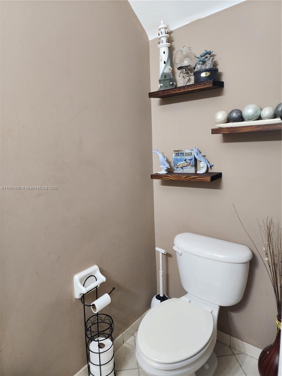 229 Ne 36th Ter # Property Photo 21