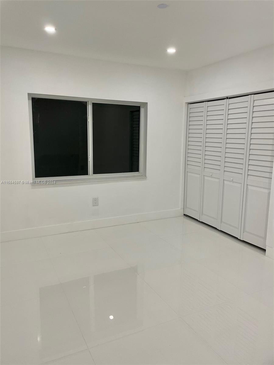 1201 Marseille Dr 17 Property Photo 10