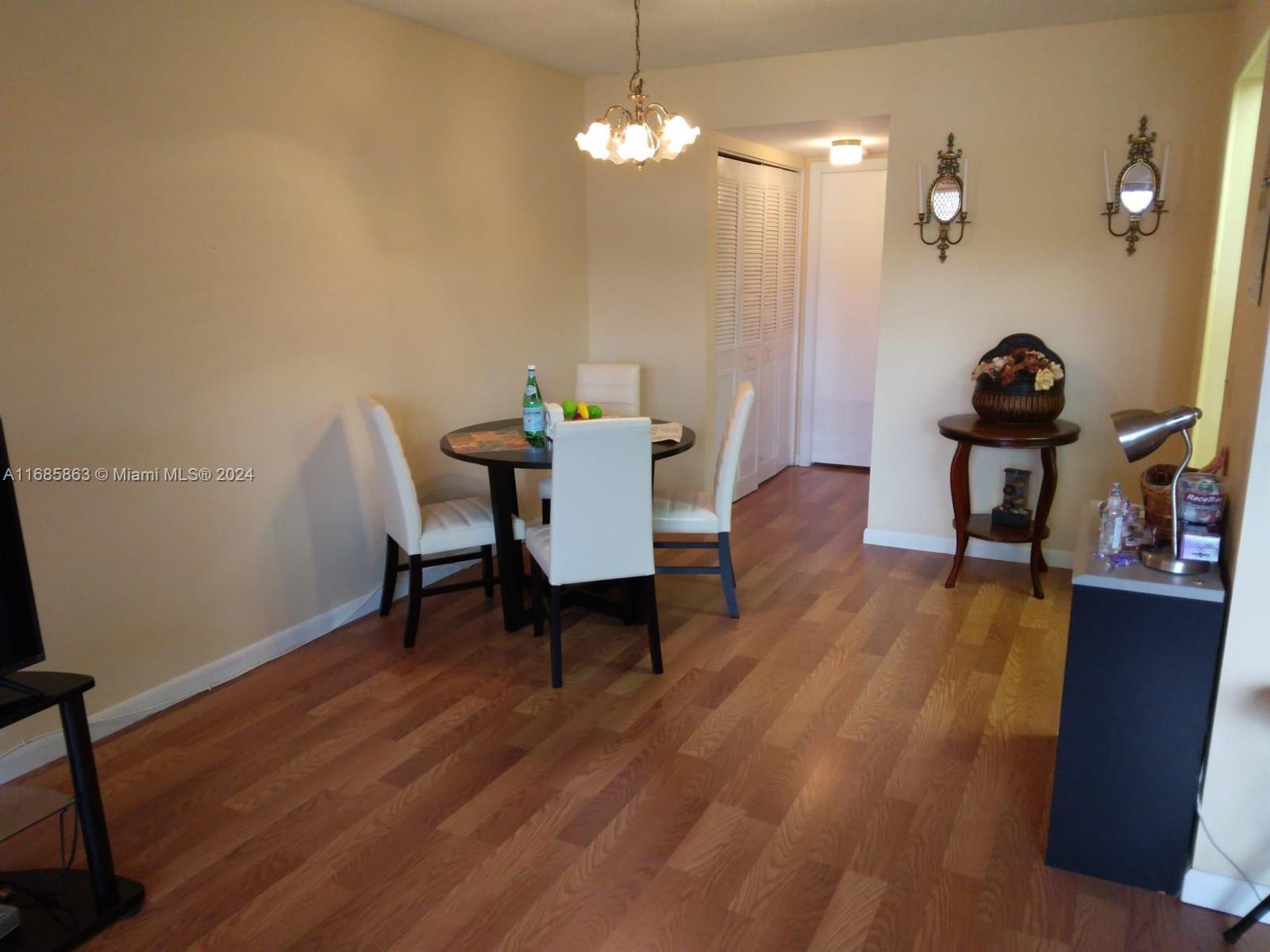 206 Sheffield I 206 Property Photo 4