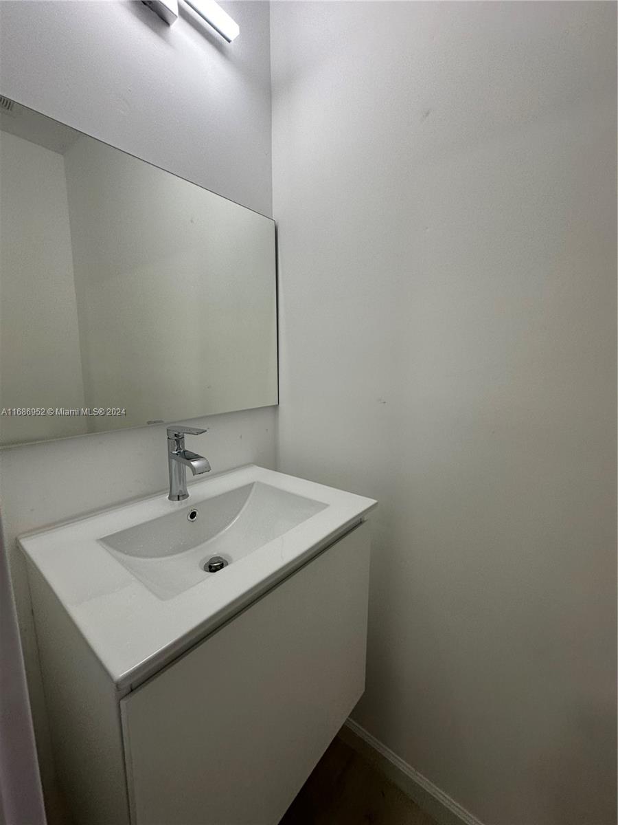 552 Nw 7th St 6 Property Photo 21
