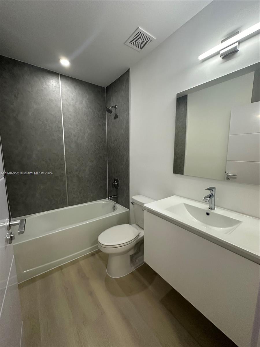 552 Nw 7th St 6 Property Photo 24