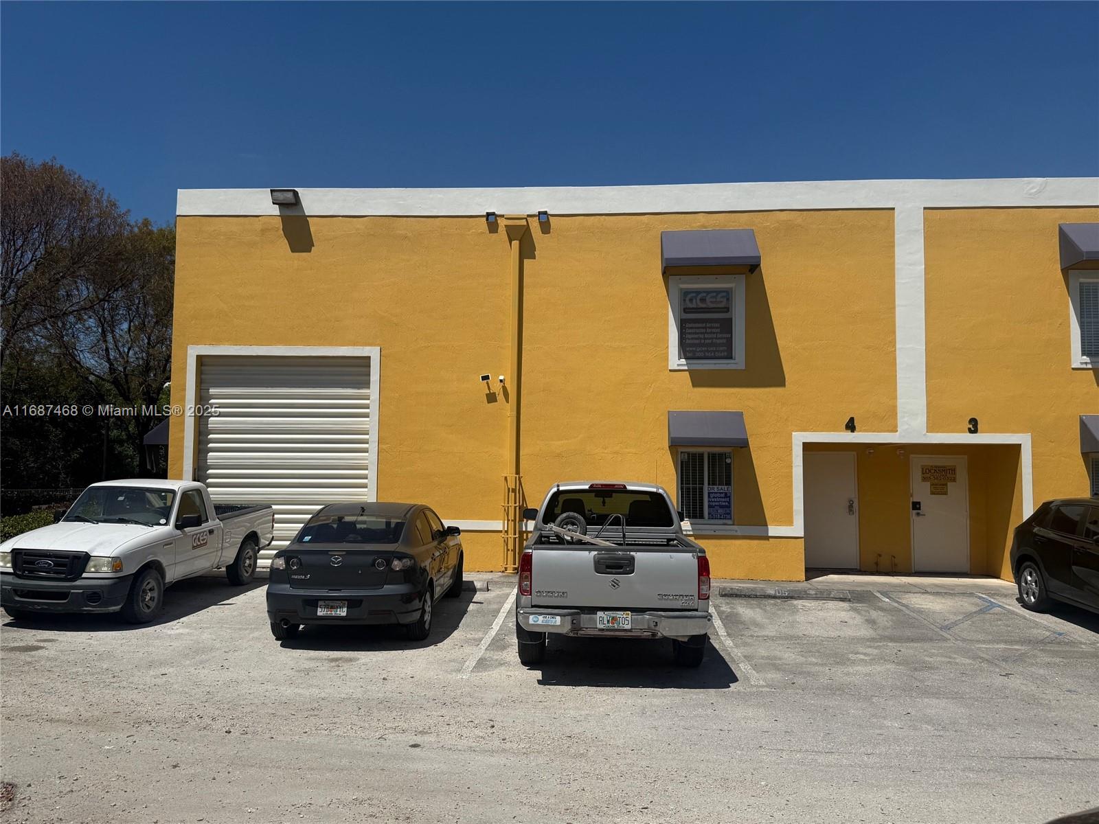 10860 Nw 138th St C-4 Property Photo 1