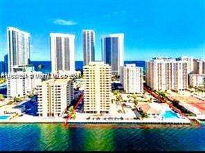 1833 S Ocean Dr Ph1 Property Photo 1