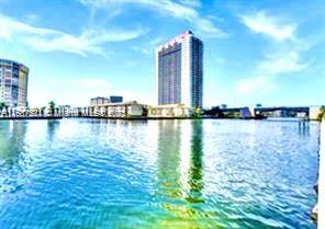 1833 S Ocean Dr Ph1 Property Photo 2