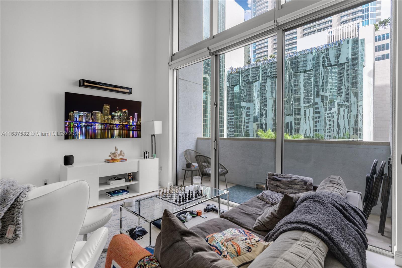 1060 Brickell Ave 409 Property Photo 3