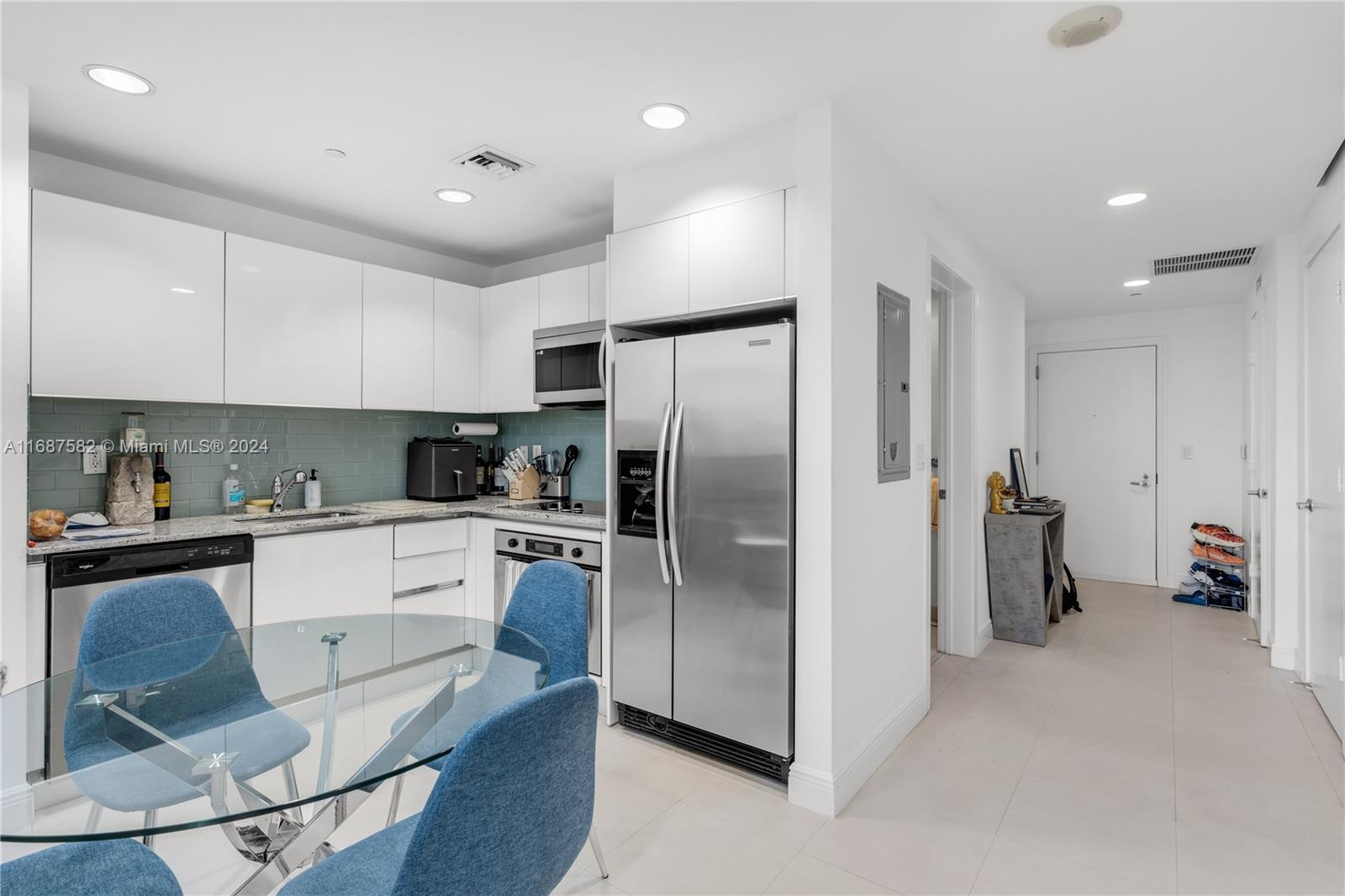 1060 Brickell Ave 409 Property Photo 7