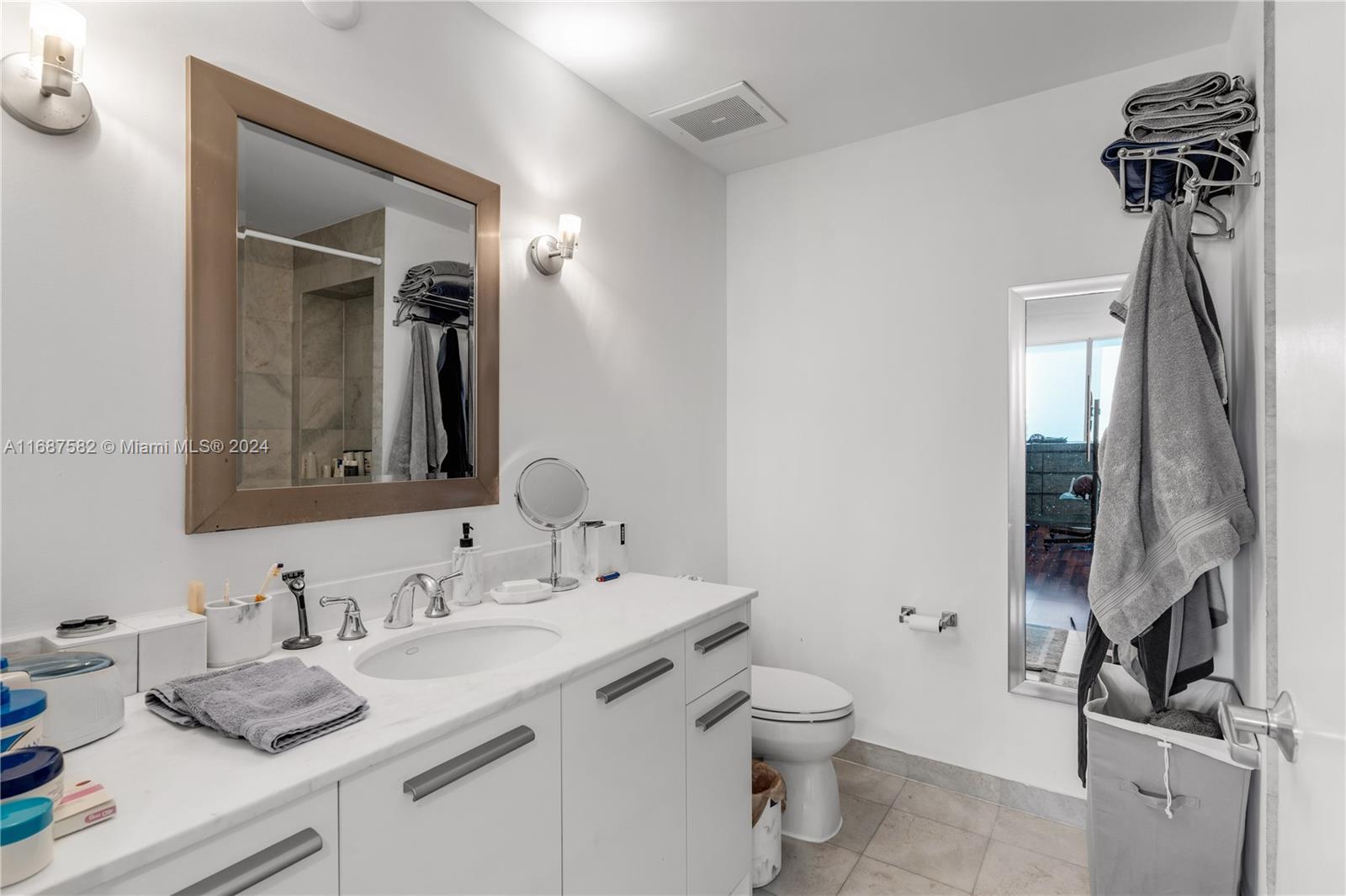 1060 Brickell Ave 409 Property Photo 10