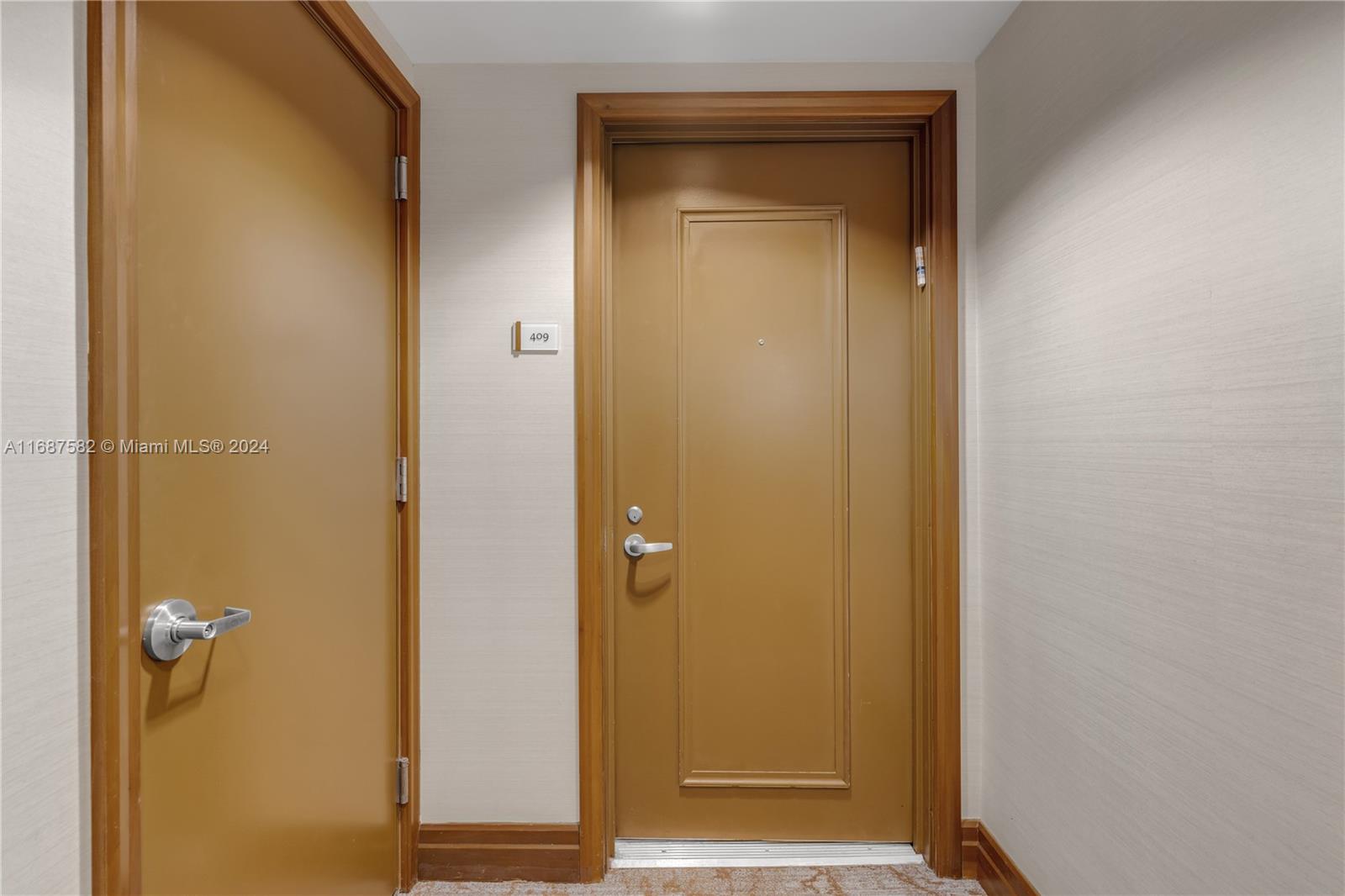 1060 Brickell Ave 409 Property Photo 15