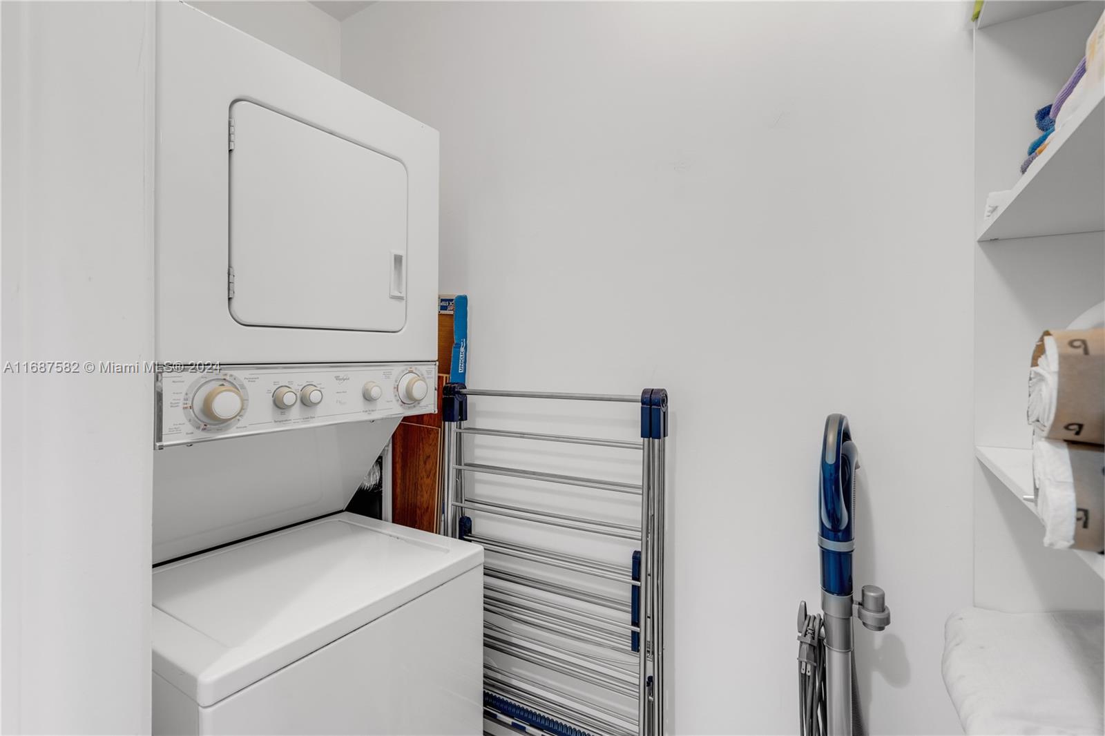 1060 Brickell Ave 409 Property Photo 16