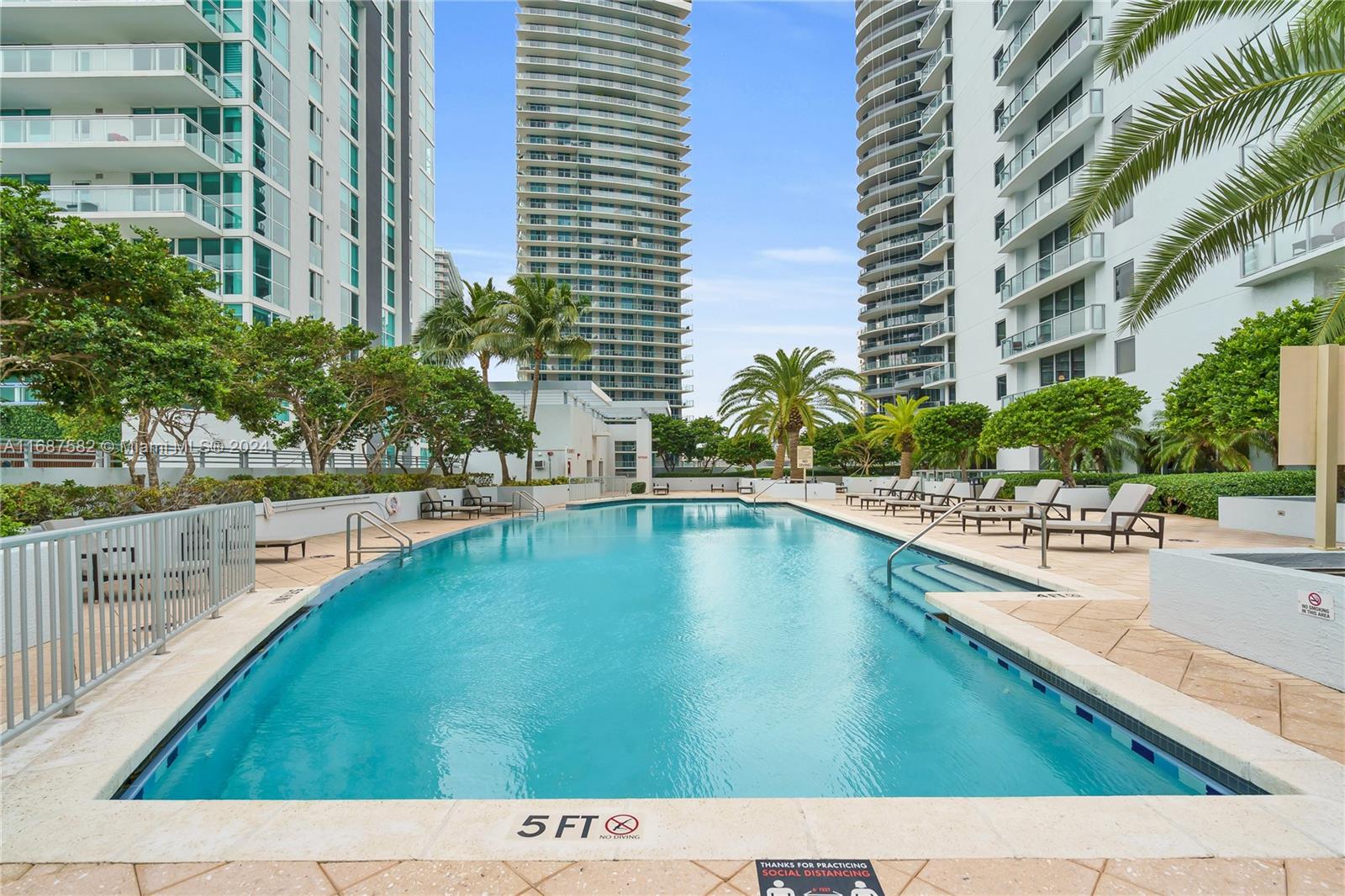 1060 Brickell Ave 409 Property Photo 19
