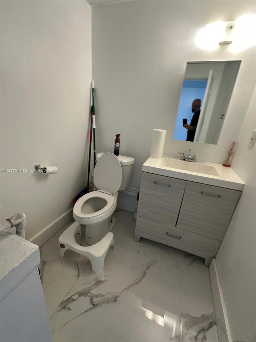 4485 Stirling Rd 204 Property Photo 6