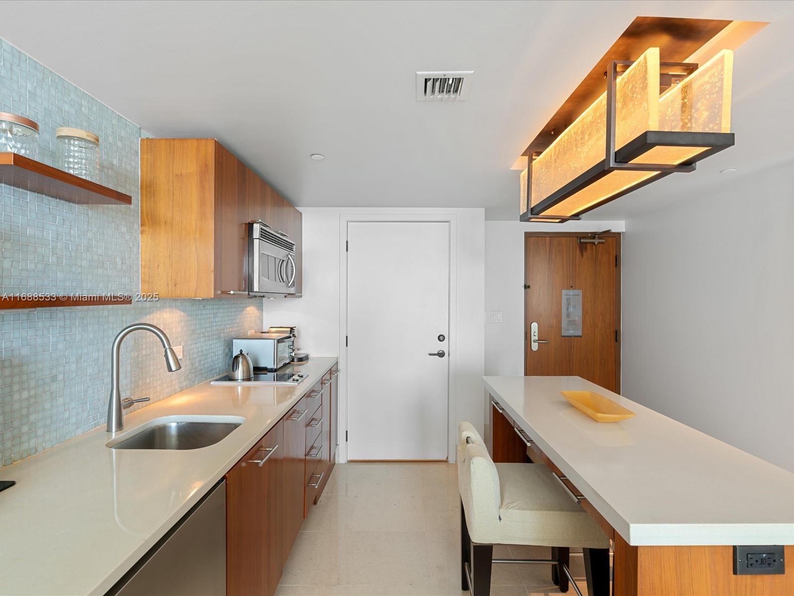 6801 Collins Ave 716 Door (deed 708) Property Photo 16