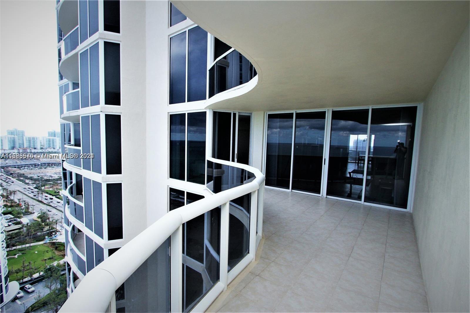 17555 Collins Ave 2502 Property Photo 5